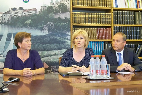 Gyarmathyné Doma Gabriella, Bábiné Szottfried Gabriella, és dr. Kovács Zoltán