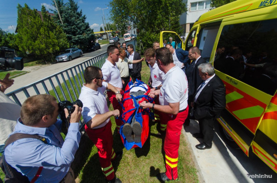 Senki nem lett rosszul, az egyik felszerelést próbálták ki a mentősök