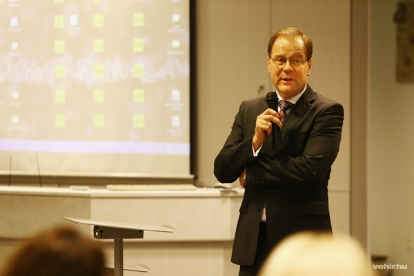 Dr. Navracsics Tibor