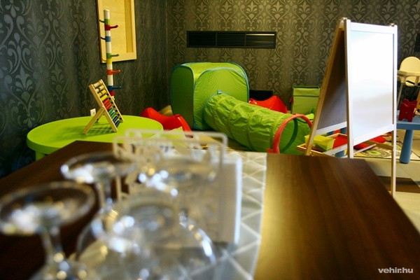 Gyerek sarkot is kialakítottak