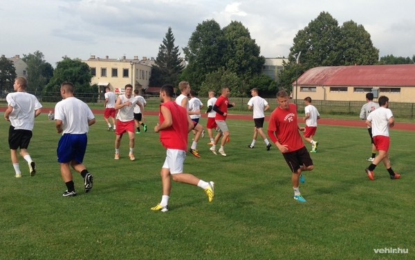 A csapat június 30-án megkezdte a felkészülést