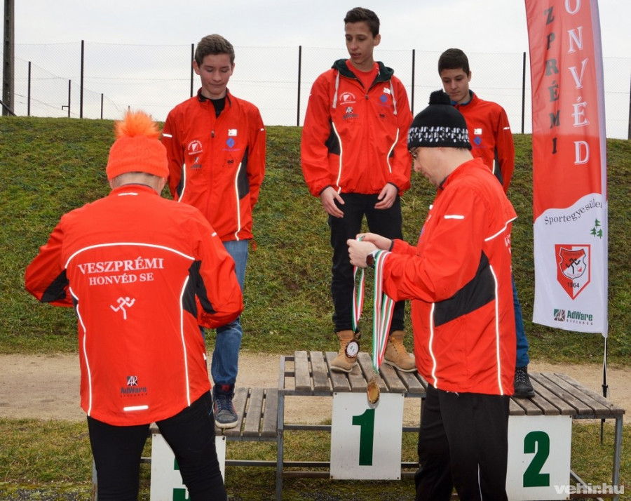 A dobogón Balogh Zsombor (1.), Bácskai Péter (2.) és Tokai-Kiss Bálint (3.) - fotók: Bálint Mónika