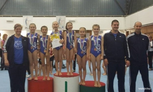 A csapat (balról-jobbra): Tobak Jázmin, Bozsó-Büki Alina, Vörös Virág, Borzas Liána, Barabás Szilvia, Schreyer Virág