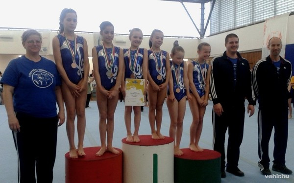 A csapat (balról-jobbra): Menyhárt Veronika, Gesztesi Lili, Kavalecz Lara, Lukács Laura, Kocsispéter Panna, Géringer Mia