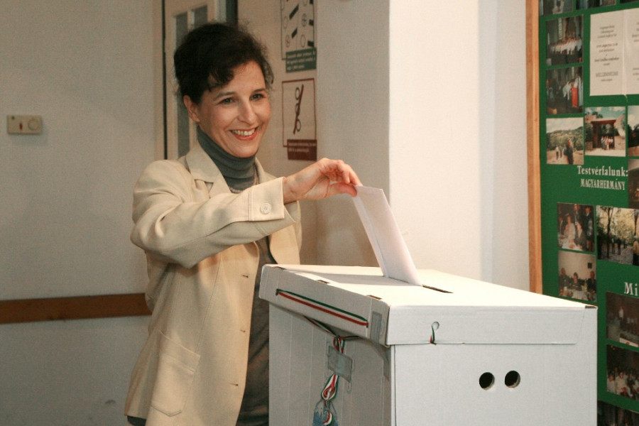 Sallee Barbara szavaz