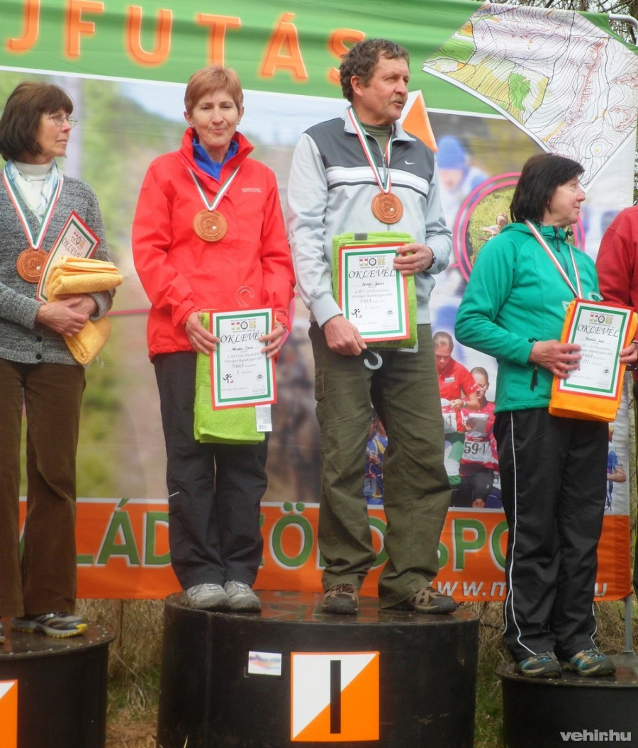 Wieder Ilona a dobogó tetején - Fotó: Wieder Ferenc