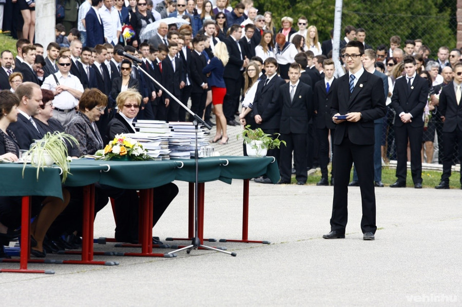 Hulka László (13.D) vehette át a Pro Schola-díjat