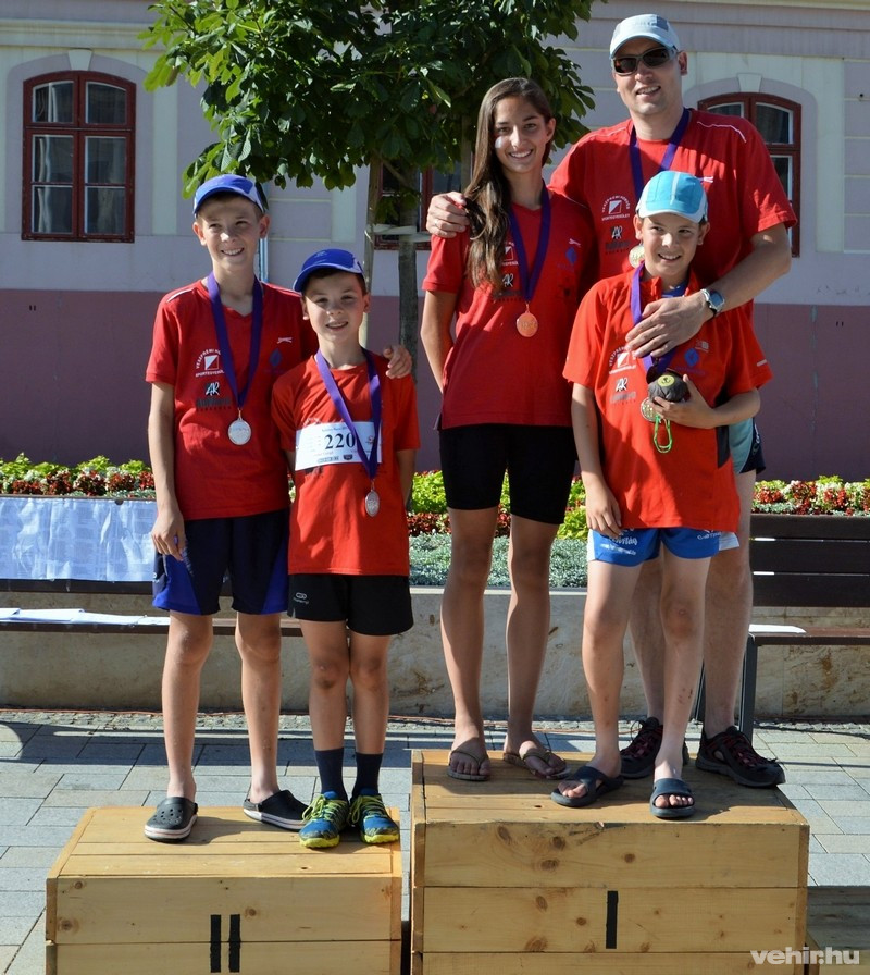 A VHSE dobogósai - Fotók: Bálint Mónika