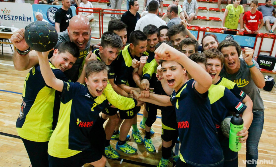 Az ÉKI bronzérmes U12-es csapata - Fotó: Kovács Anikó (MKSZ)
