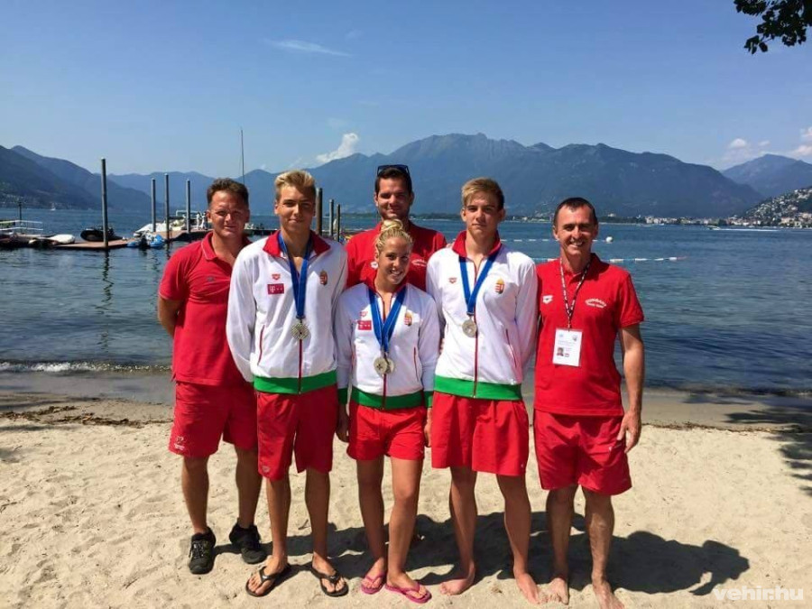 A kép jobb oldalán Szokolai László, mellette Rasovszky Kristóf