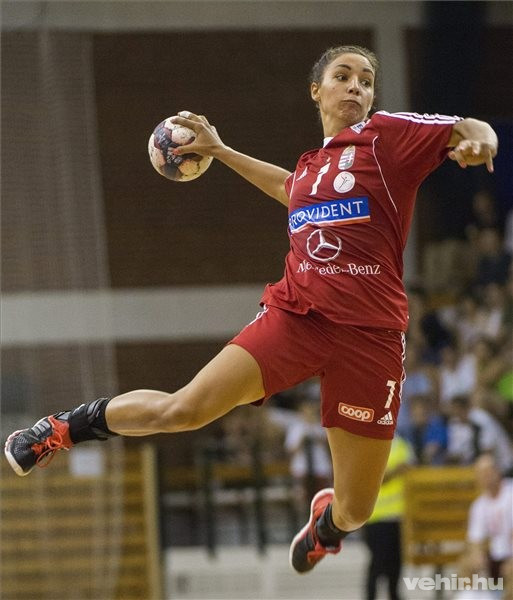 Szucsánszki Zita a Magyarország - Japán felkészülési kézilabda-mérkőzésen a Népfürdő utcai Elektromos Sportcsarnokban 2015. augusztus 7-én. Magyarország-Japán 34-18. MTI Fotó: Illyés Tibor