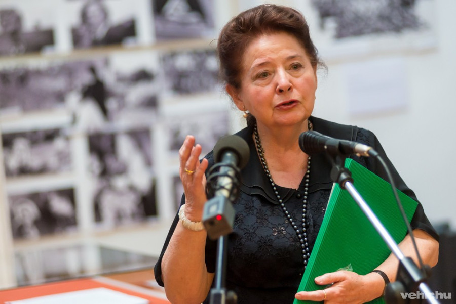 Véghné Reményi Mária