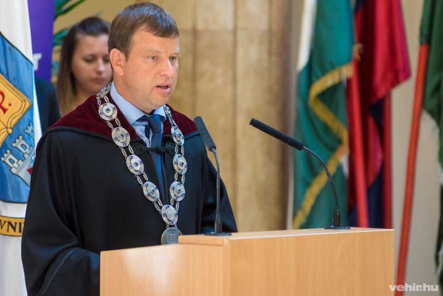 dr. Gelencsér András