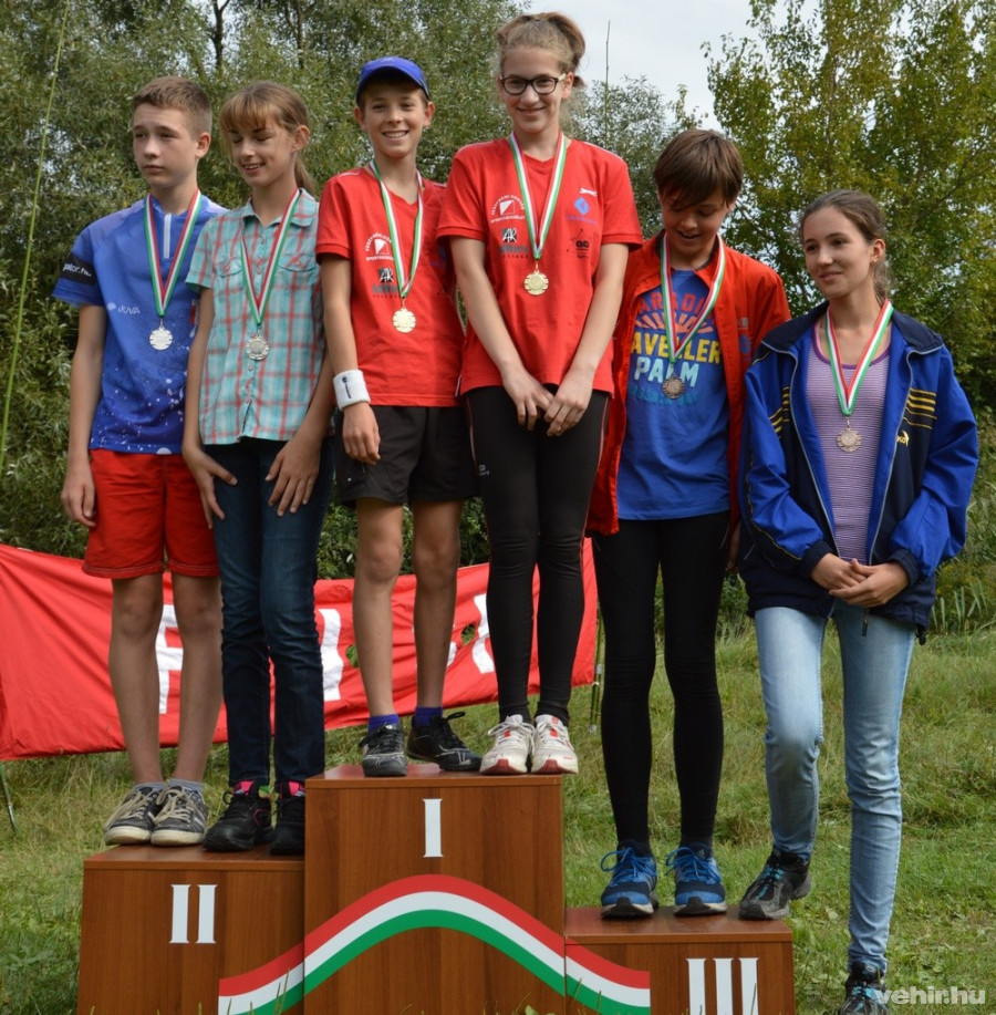 Bálint Benedek (1.), Kápolnás Kata (1.) és Gloch Zalán (3.)