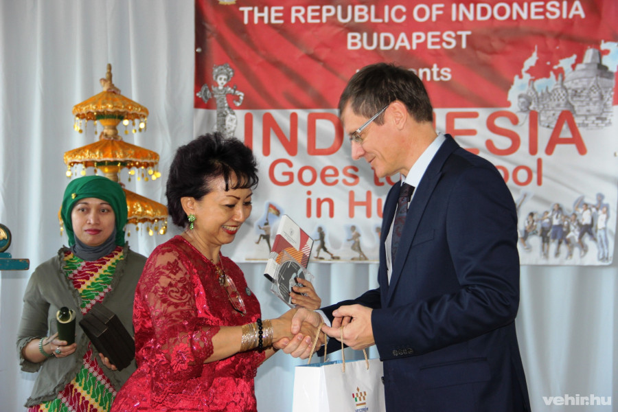 Wening Esthyprobo Fatandari és Schultz Zoltán