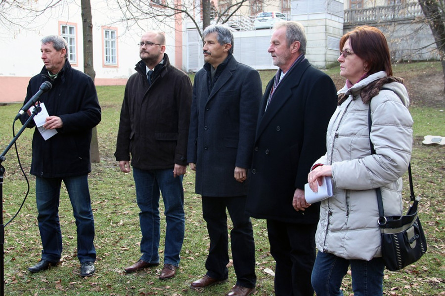 A népszavazást kezdeményező képviselők (archív)