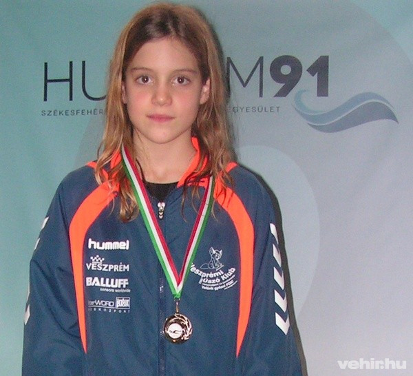 Az éremhalmozó Hegyháti Zoé