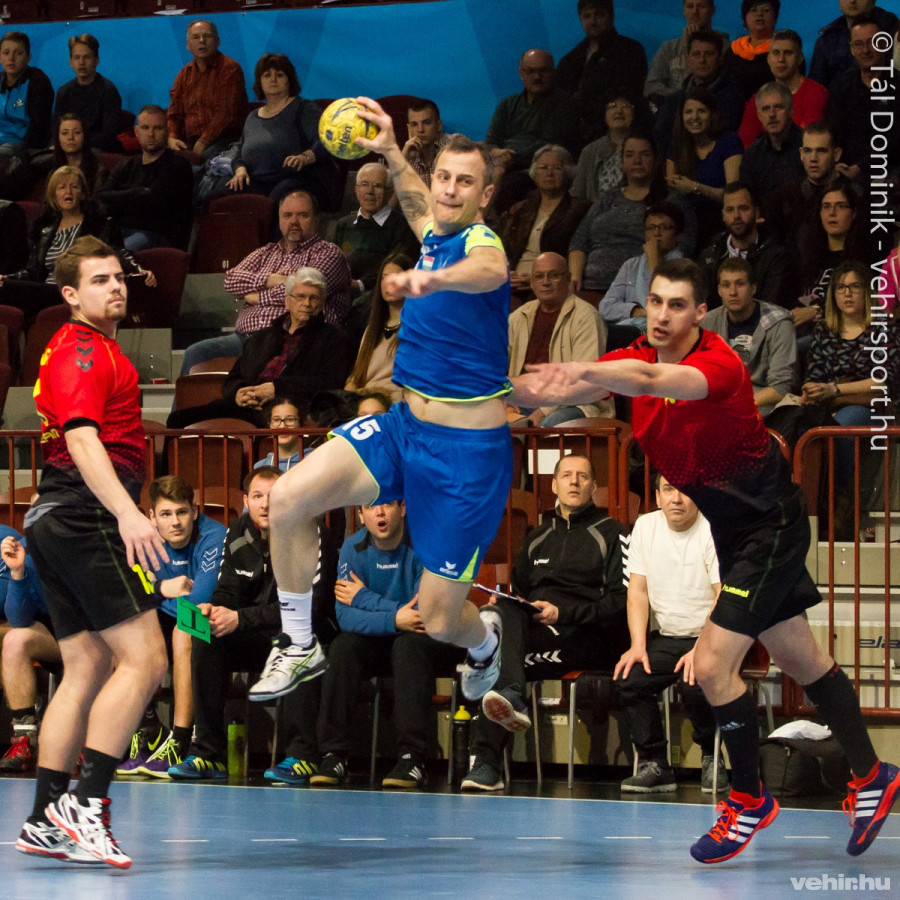 Pásztor István: Korai még számolgatni!