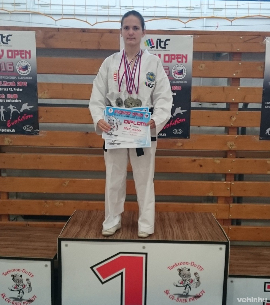 Bécsi Nikolett a dobogó tetején - Fotók: Vajky László