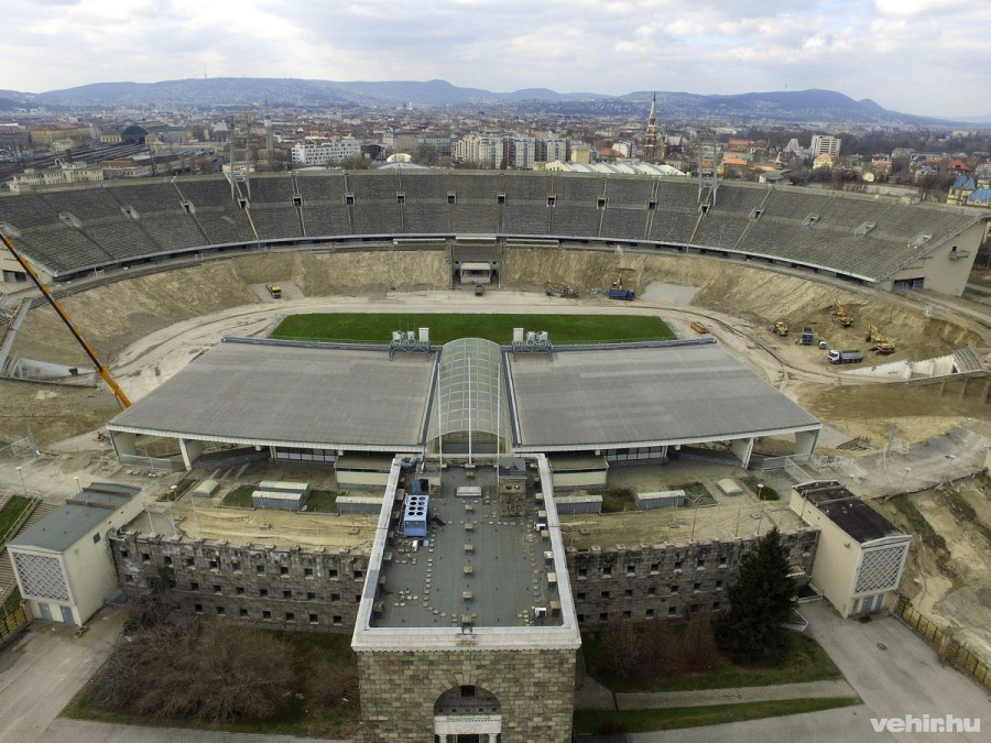 A drónfelvételen az 1953-ban elkészült budapesti Puskás Ferenc Stadion bontási munkálatai 2016. március 21-én. A tervek szerint nyolc hónapig tart a bontás, az új aréna építése decemberben kezdődhet el és 2019-ben fejeződik be. MTI Fotó: Ruzsa István