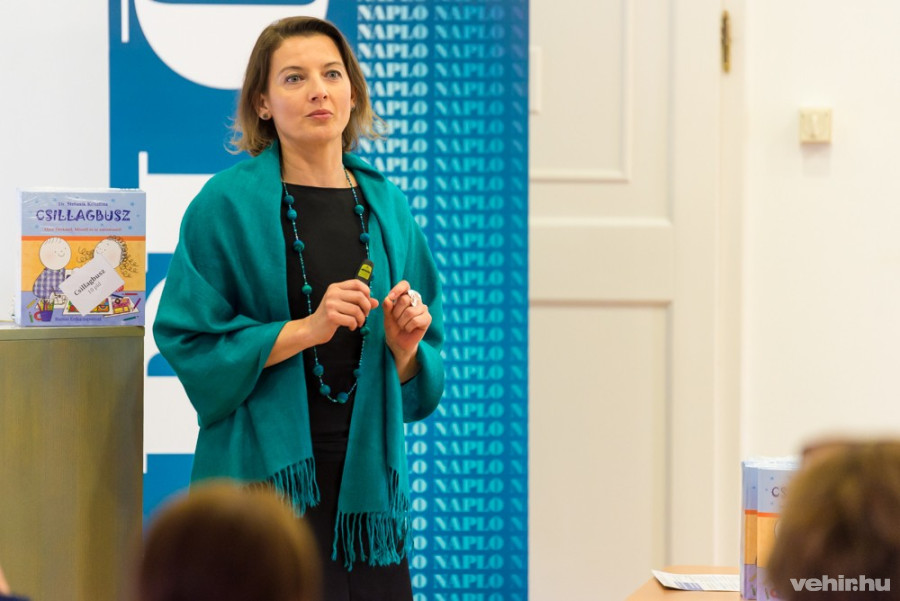 Dr. Stefanik Krisztina