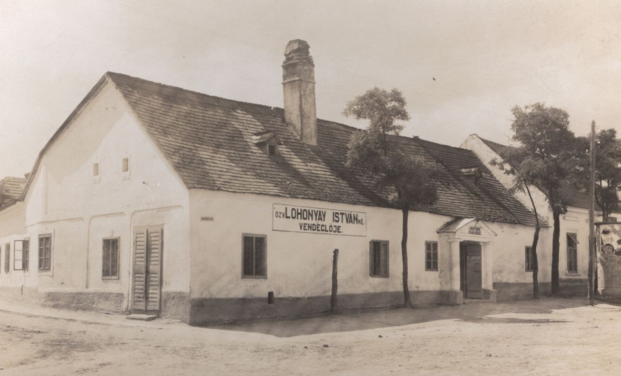Lohonyai István vendéglője a Szent István úton - az épületben ma is italbolt működik