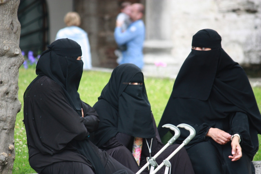 ERdogan eltörölte a burka törökországi tiltását is