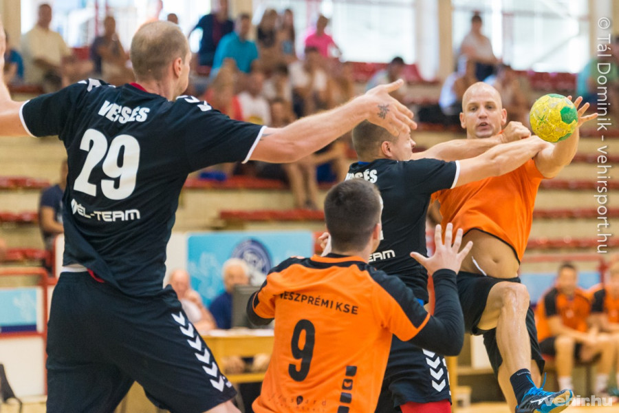 A két fél szeptemberi, veszprémi randevúján négygolos győzelmet aratott a Vecsés. (archív fotó)