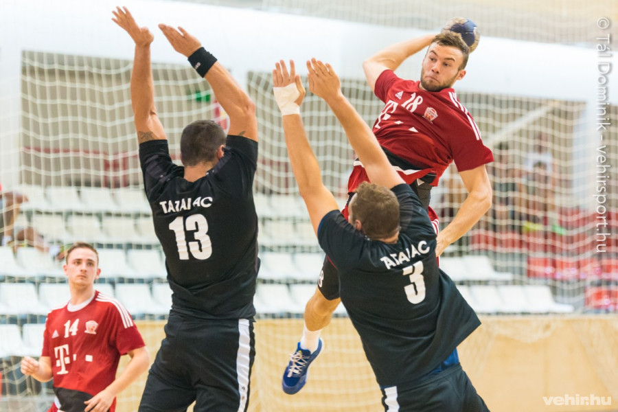 Ősszel a Tata örülhetett, hat góllal verték a Telekomot az első fordulóban. (archív fotó)