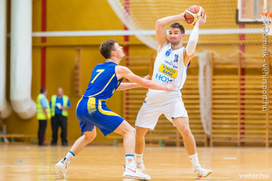 Sopronban is folytatná parádés sorozatát a Hoya