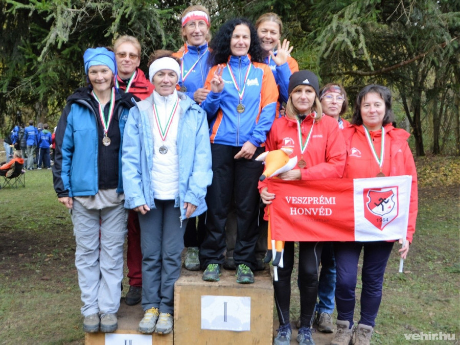 Kaszásné Boa Ágnes, Böröczkyné Makai Anna és Németh Zsoltné harmadik lett