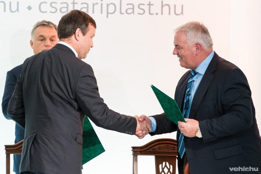 dr. Gelencsér András, a Pannon Egyetem rektora és Csatári László
