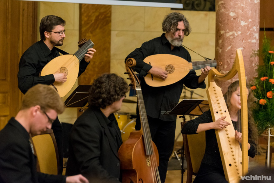 Recercare Régizenei Műhely