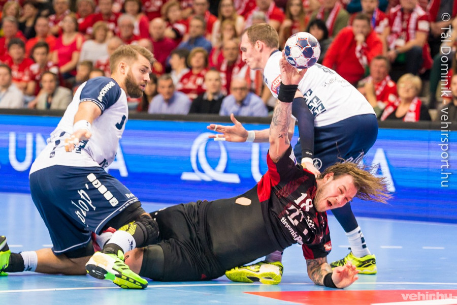 Idén márciusban hatalmas csatát hozott a két fél randevúja (archív fotó)