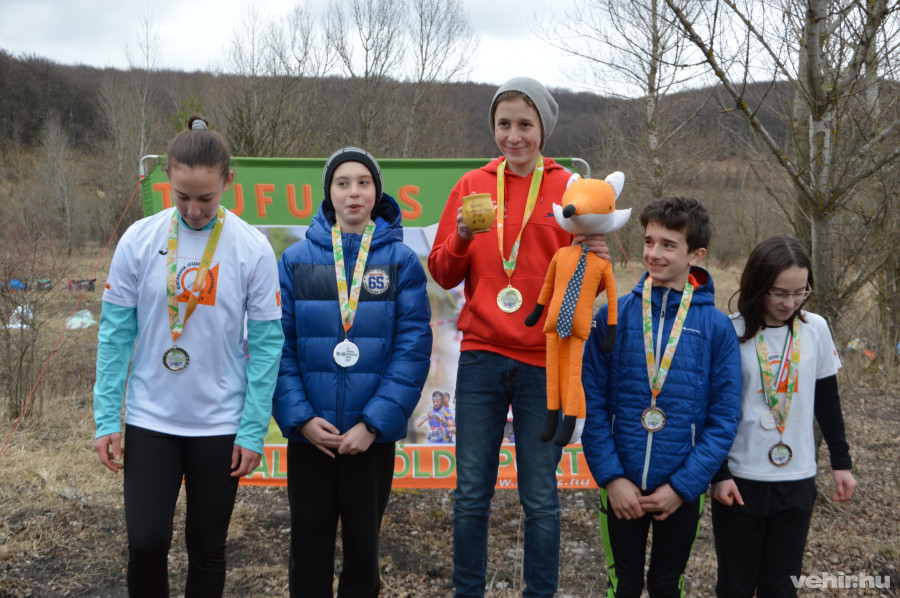 Arany Dániel a dobogó tetején - Fotó: Bálint Bence