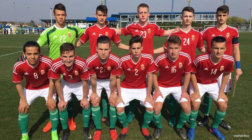 A kettes számú címeres mezt húzhatta magára a lengyelek ellen - fotó: mlsz.hu