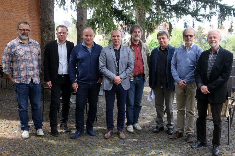 A művészeti tanács tagjai