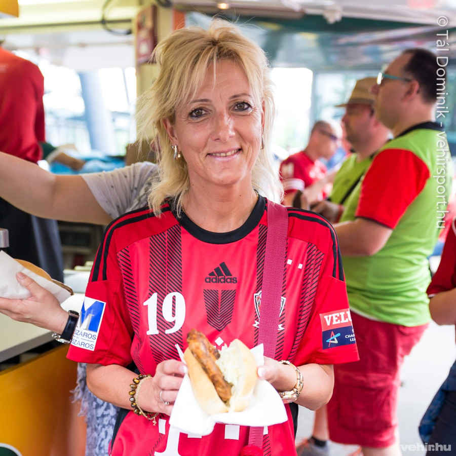 Bratwurst in Brötchen