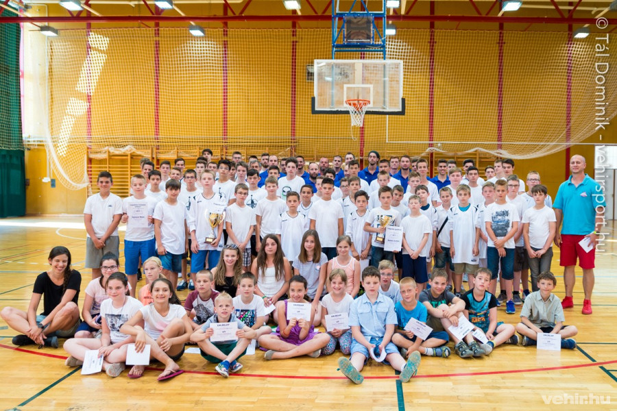 A veszprémi kosárbirodalom egy része