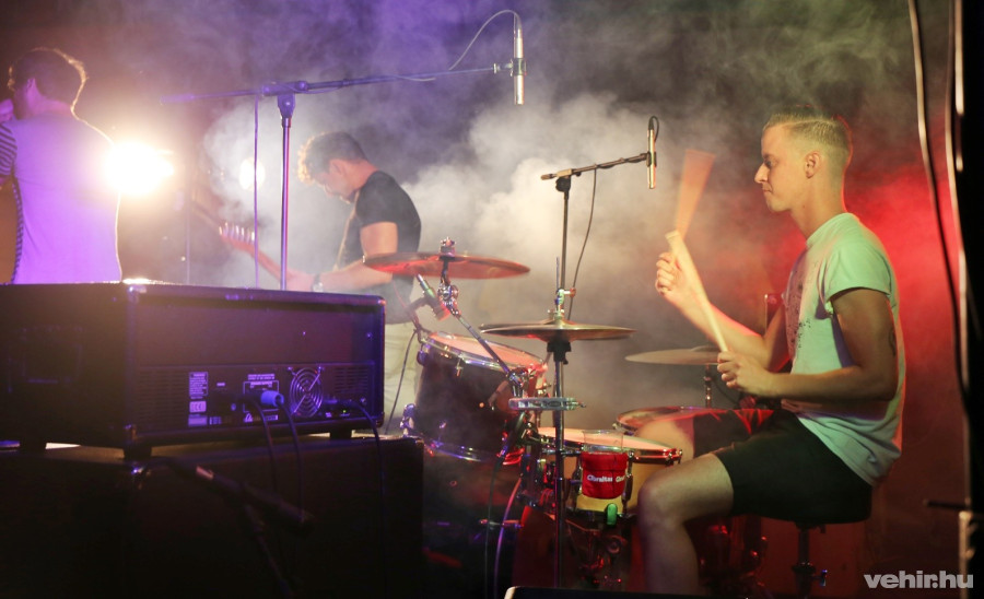 A Tilos a B zenekar koncertje a 2017-es IMU-n.
