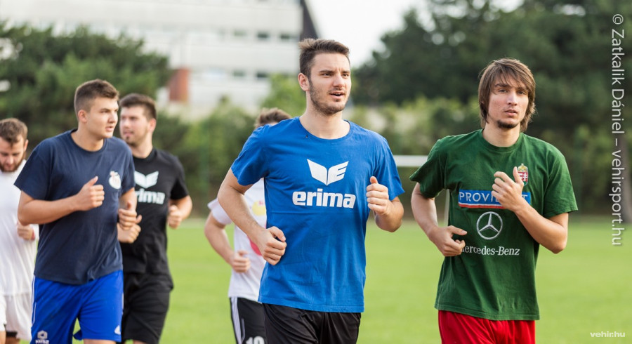 A korábbi csapattársak mindeközben a Schönherz pályán készülnek a szezonra