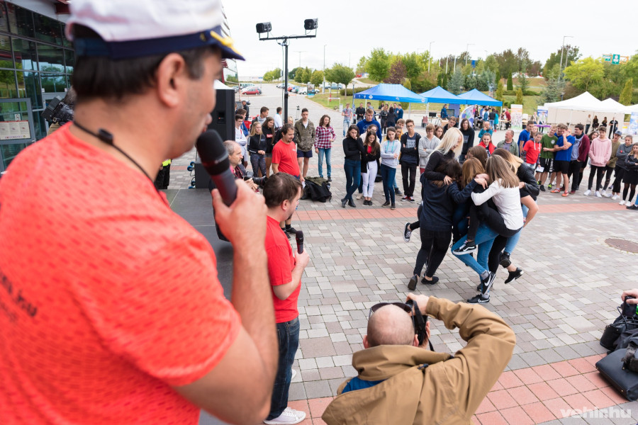 A fiatalokat játékos kihívások elé állították