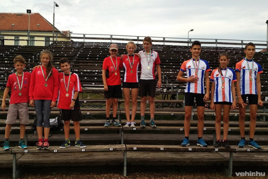 A pontbegyűjtő csapatbajnokság dobogósai a 14 éves korosztályban