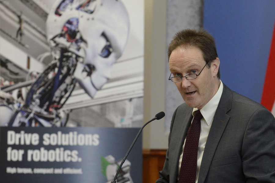 Peter Grütter, a Maxon Motor termelési és műszaki ügyvezető igazgatója (MTI-fotó)