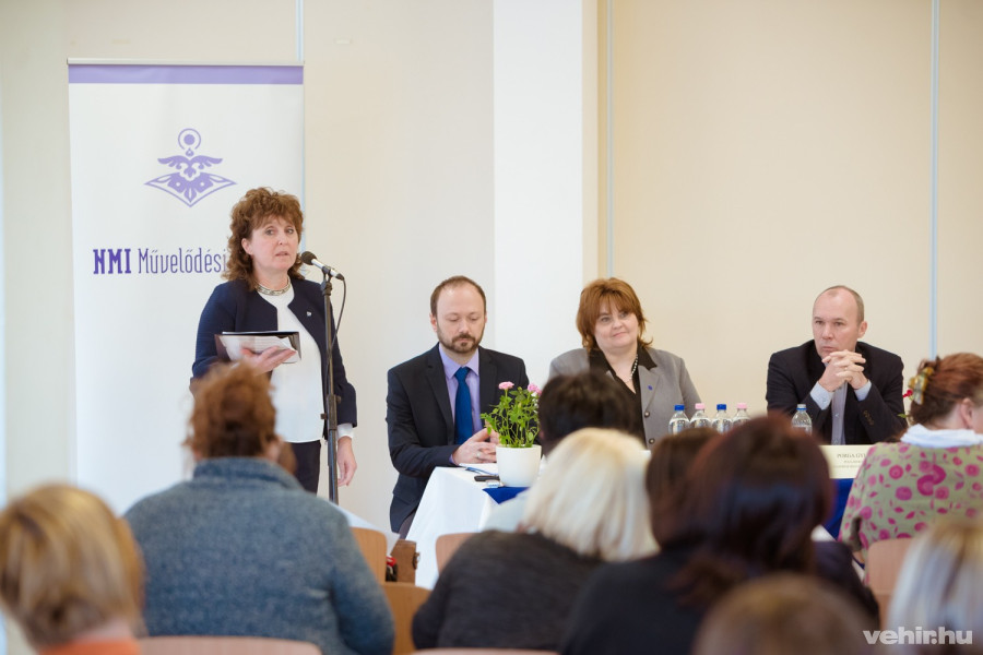 Dr. Baloghné Uracs Marianna, a Nemzeti Művelődési Intézet Veszprém megyei irodájának vezetője