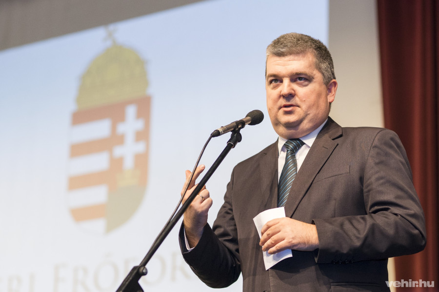 Czibere Károly, az Emberi Erőforrások Minisztériumának államtitkára