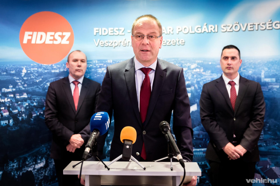 Navracsics szerint szükség van arra, hogy Veszprém képviseletét országosan is helyreállítsák