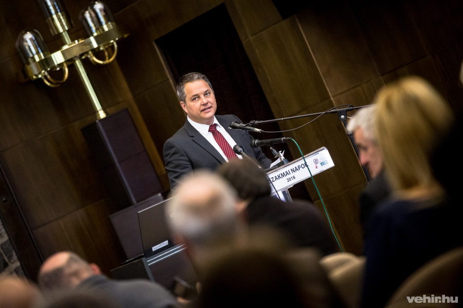 Gazsi Attila szerint közérdekű nyugdíjas szövetkezetek enyhítik a munkaerő-piaci gondokat