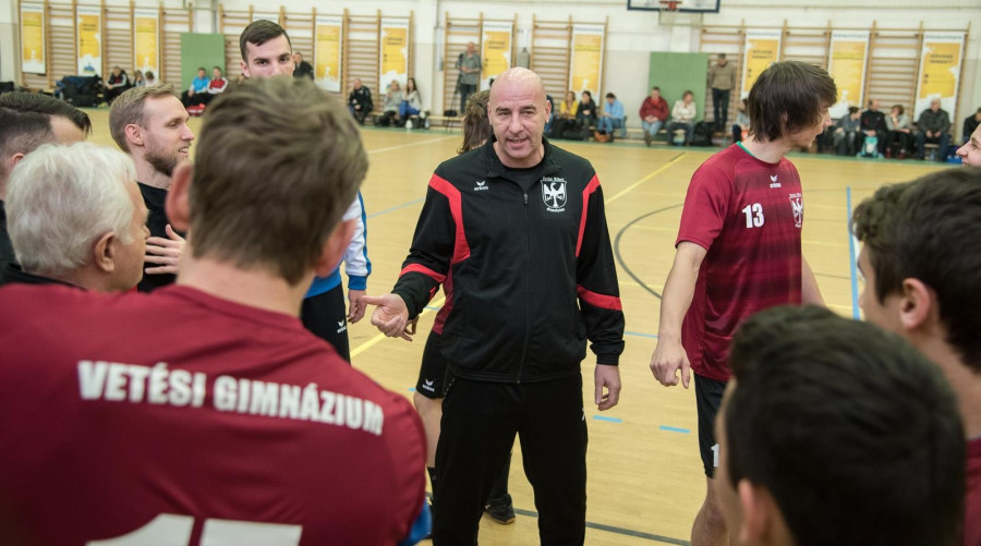 A Vetési - éles József irányításával - bronzérmes lett