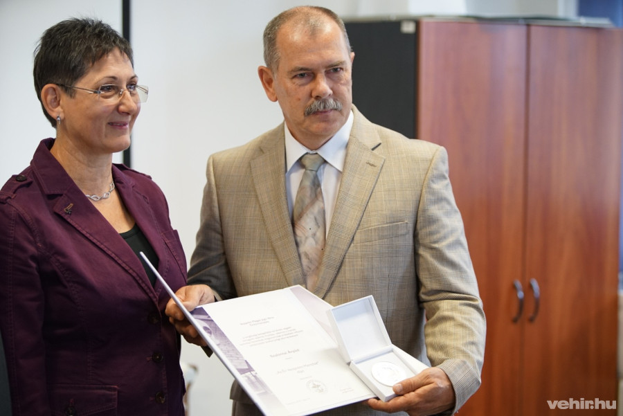 Szalontai Árpád átveszi az Év Veszprémi Mentőse díjat